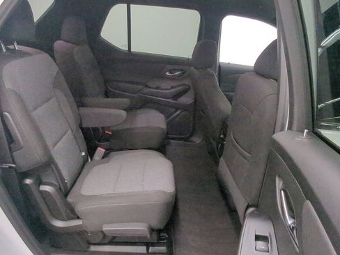 Used 2023 Chevrolet Traverse LT FWD image 33
