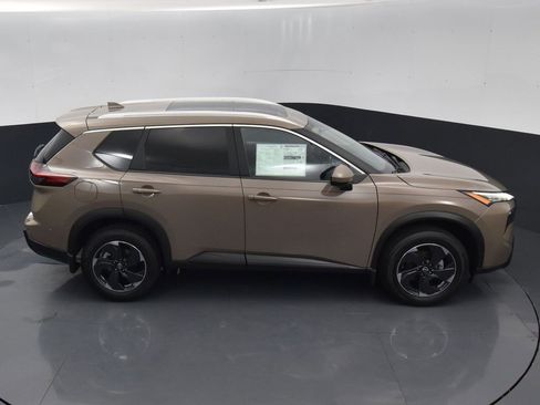 Certified 2025 Nissan Rogue SV w/ SV Premium Package image 37