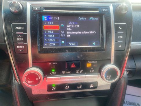 Used 2012 Toyota Camry SE image 15