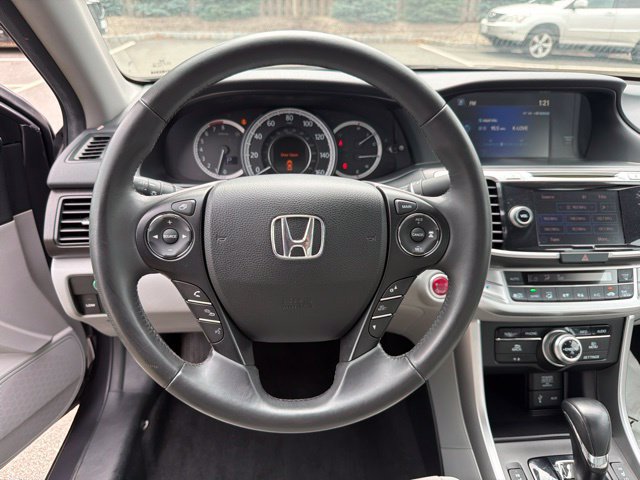 Used 2015 Honda Accord Touring image 17
