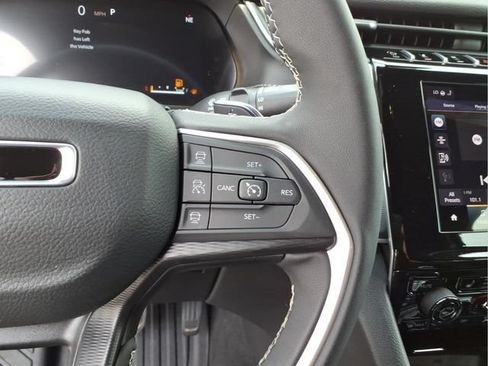 Used 2025 Jeep Grand Cherokee L Laredo w/ Luxury Tech Group I AWD/4WD image 26