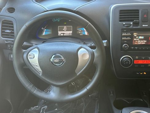 Used 2013 Nissan Leaf S w/ Charger Pkg FWD image 17