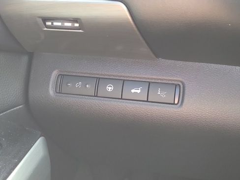 Used 2023 Nissan Pathfinder Platinum AWD/4WD image 25