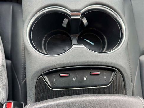 Used 2022 Toyota Venza XLE image 35