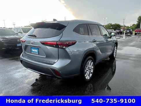 Used 2024 Toyota Highlander Limited AWD/4WD image 5