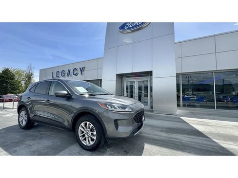 Used 2021 Ford Escape SE image 1