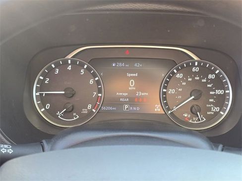 Used 2023 Nissan Frontier SV image 32