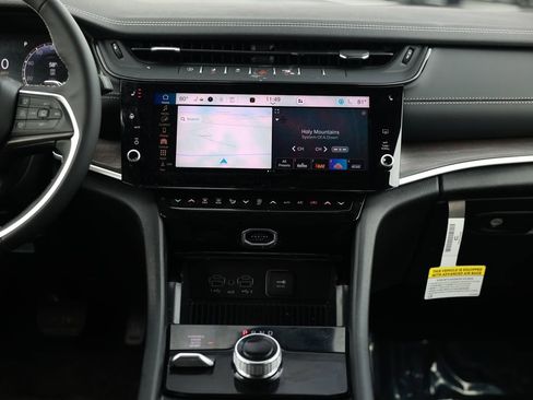 New 2026 Jeep Grand Cherokee Altitude AWD/4WD image 23
