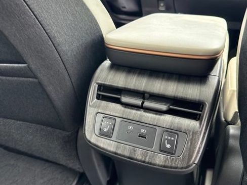Certified 2023 Nissan Ariya FWD image 17
