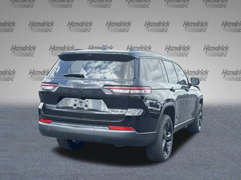 Used 2025 Jeep Grand Cherokee L Limited w/ Luxury Tech Group II image 8