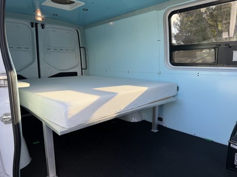 Used 2024 Mercedes-Benz Sprinter 2500 image 2