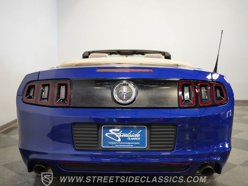 Used 2014 Ford Mustang Convertible RWD image 11