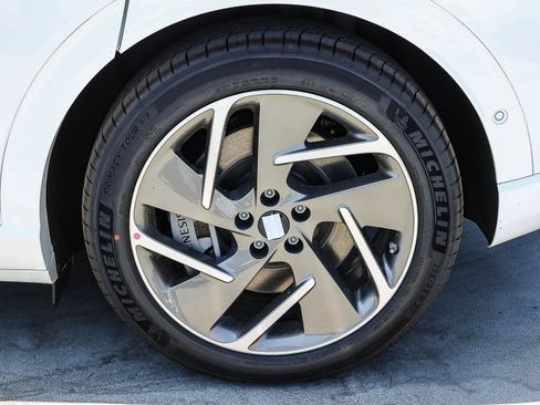 New 2027 Genesis GV60 Prestige AWD/4WD image 8