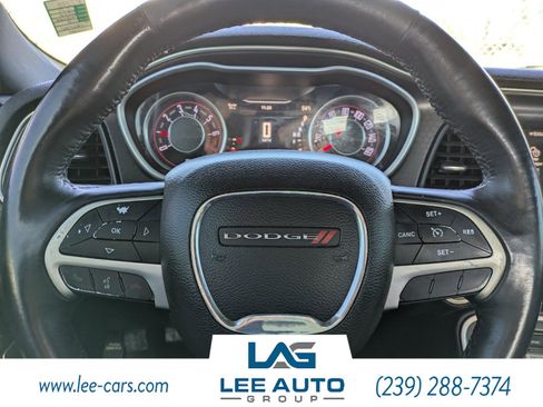 Used 2015 Dodge Challenger SXT Plus w/ Driver Convenience Group image 19