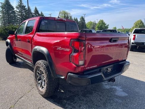 Used 2024 Chevrolet Colorado ZR2 w/ Technology Package AWD/4WD image 4