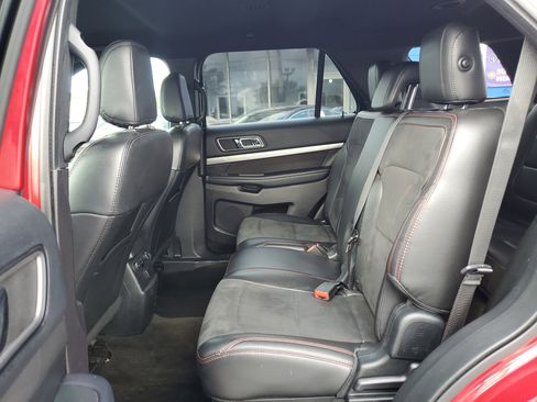 Used 2018 Ford Explorer XLT w/ Equipment Group 202A image 27