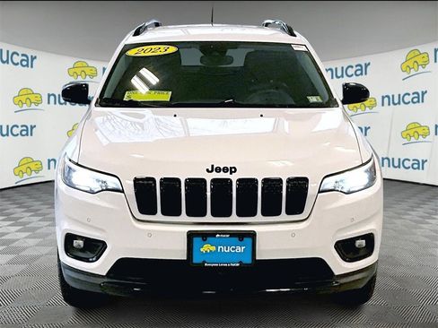 Used 2023 Jeep Cherokee Altitude Lux image 2