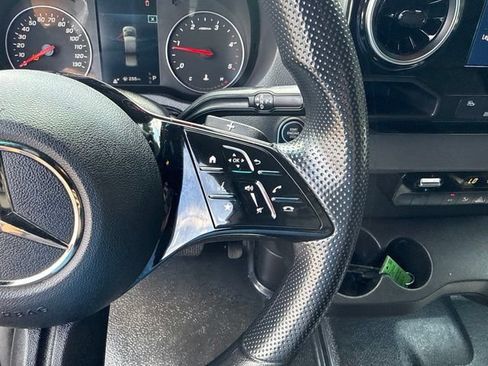 Used 2025 Mercedes-Benz Sprinter 2500 image 19