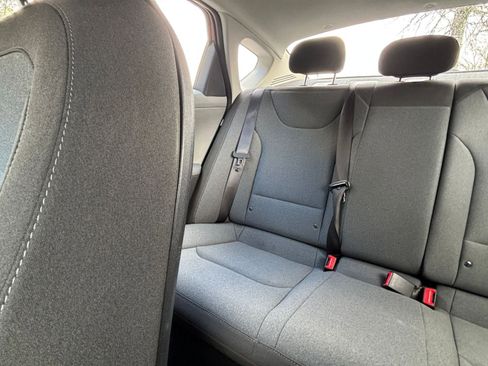 Used 2025 Kia K4 LXS image 40