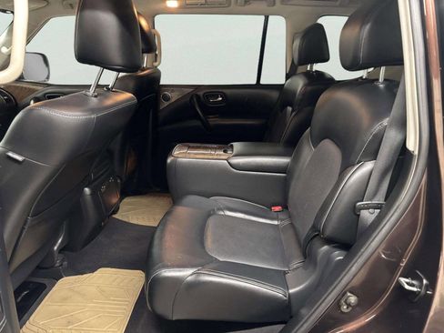 Used 2017 INFINITI QX80 4WD w/ Driver Assistance Package image 18