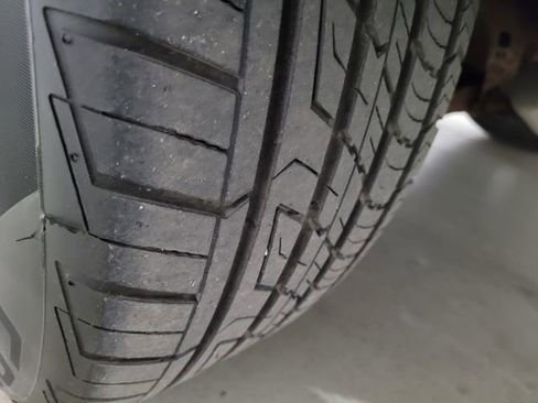 Used 2014 Ford Explorer XLT w/ Equipment Group 202A image 28