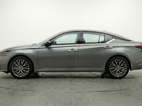 Used 2025 Nissan Altima 2.5 SV image 5