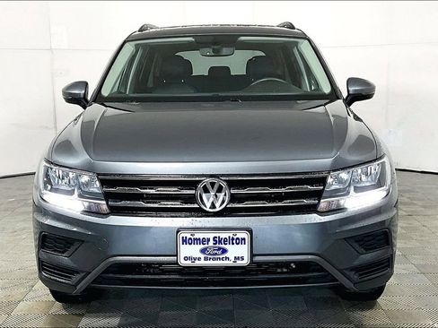 Used 2021 Volkswagen Tiguan SE w/ Panoramic Sunroof Package image 3