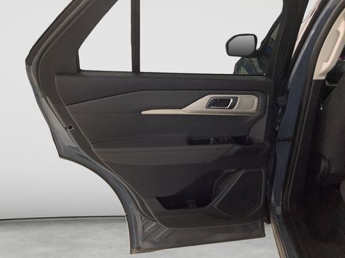 Used 2025 Ford Explorer Active RWD image 19
