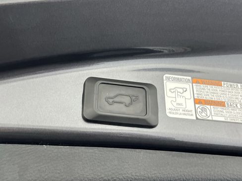 Used 2016 Toyota RAV4 XLE image 27