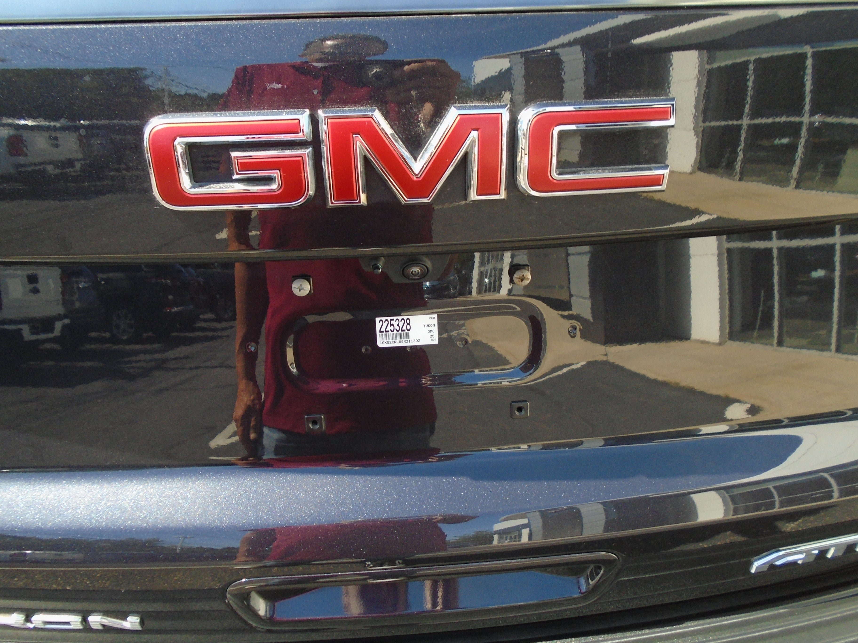 Used 2025 GMC Yukon AT4 AWD/4WD image 45