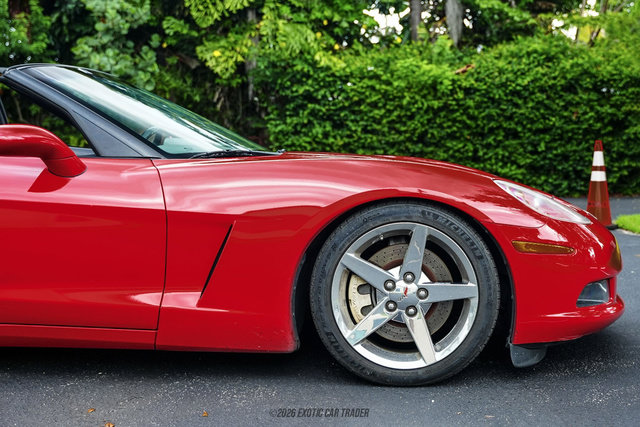 Used 2006 Chevrolet Corvette Coupe w/ Preferred Equipment Group RWD image 11