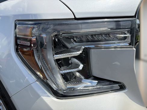 Used 2019 GMC Sierra 1500 SLT w/ SLT Premium Plus Package AWD/4WD image 11