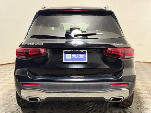 Used 2022 Mercedes-Benz GLB 250 4MATIC image 5