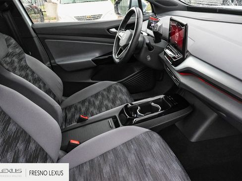 Used 2021 Volkswagen ID.4 Pro image 12