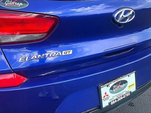 Used 2019 Hyundai Elantra GT image 9