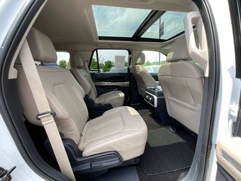 Used 2023 Ford Expedition Limited AWD/4WD image 22