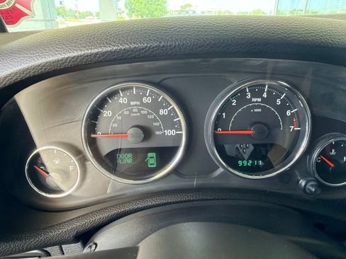 Used 2013 Jeep Wrangler Unlimited Rubicon w/ Connectivity Group AWD/4WD image 16