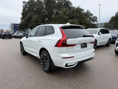 New 2026 Volvo XC60 B5 Ultra w/ Climate Package image 4