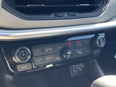 New 2026 Jeep Compass Limited AWD/4WD image 27