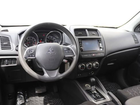 Used 2023 Mitsubishi Outlander Sport SE AWD/4WD image 3