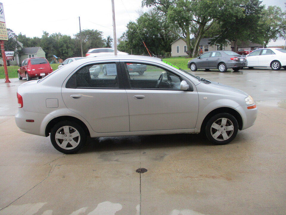 Used 2006 Chevrolet Aveo LS FWD image 2