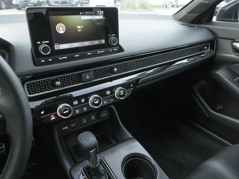 Used 2025 Honda Civic Sport image 11