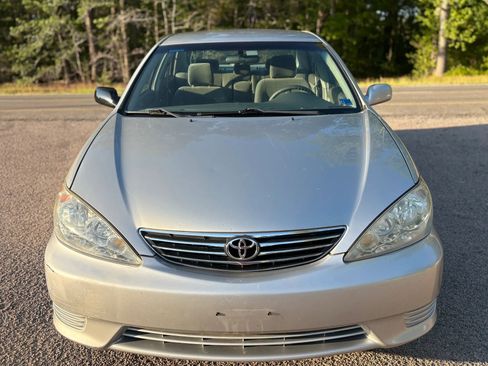 Used 2006 Toyota Camry XLE FWD image 6