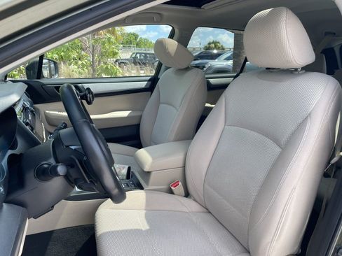 Used 2019 Subaru Outback 2.5i Premium AWD/4WD image 2