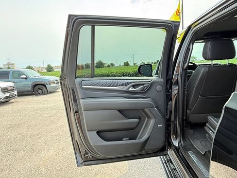 Used 2022 GMC Yukon XL Denali AWD/4WD image 36