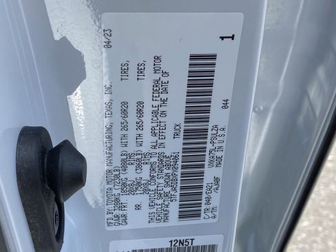 Used 2023 Toyota Tundra Limited AWD/4WD image 35