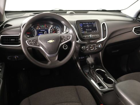 Used 2022 Chevrolet Equinox LT FWD image 2