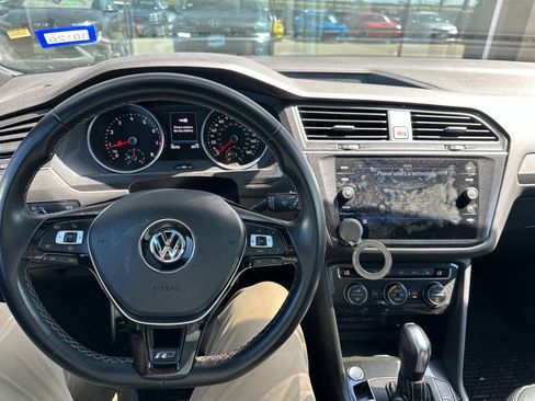 Used 2021 Volkswagen Tiguan SE R-Line FWD image 15