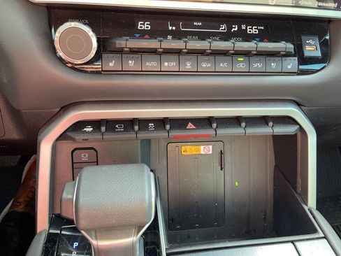 Used 2024 Toyota Sequoia Platinum image 13