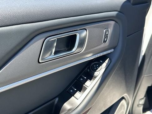Used 2025 Ford Explorer ST-Line AWD/4WD image 19